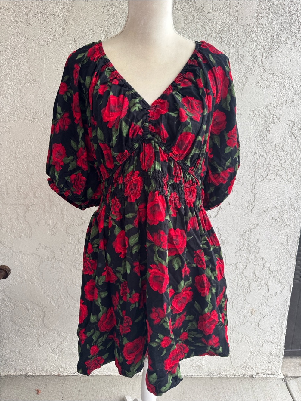 Black Floral V-Neck Romper with Red Rose Print Old Navy size XL - Picture 2 of 9
